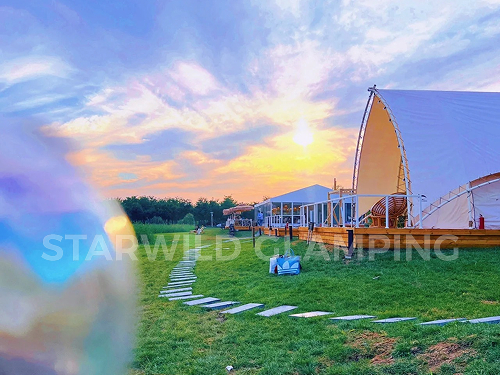 星野上 • 帐篷建筑案例 | 天津东丽在湖边度假营地