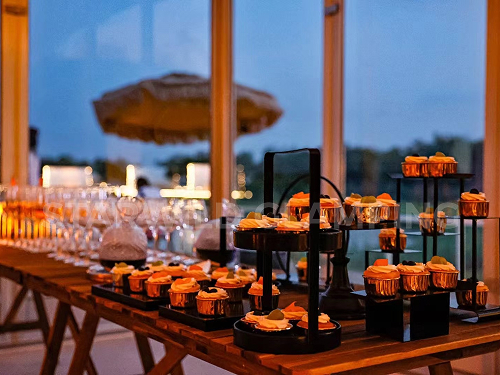 星野上 • 帐篷建筑案例 | 天津东丽在湖边度假营地